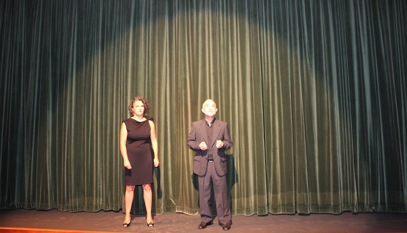 Alumnos da Escola de Teatro Municipal introduciron o acto cunha breve representacin