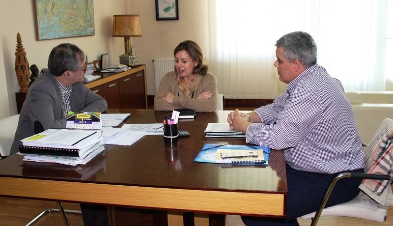 Evencio Ferrero, nunha reunin coa directora de Telefnica en Galicia