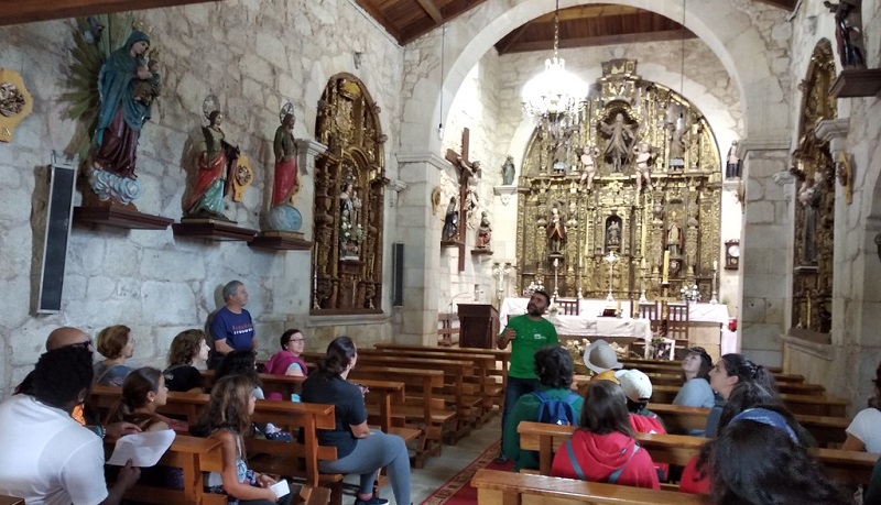 Os participantes visitaron a igrexas de Oza e Lema