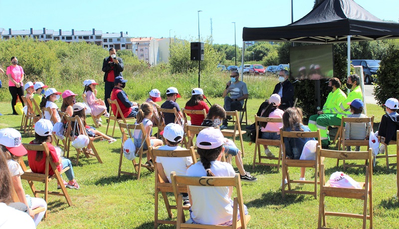 O Da do Medio Ambiente celebrouse na urbanizacin Costa Nariga