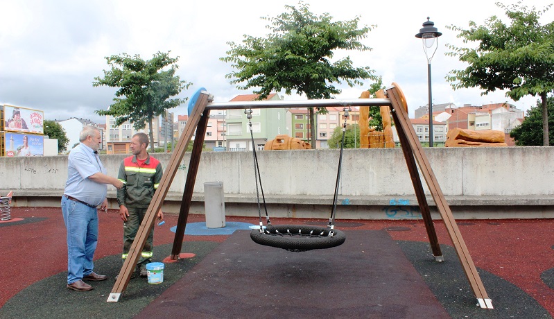 Luis Lamas, cun operario no Parque do Rego da Balsa