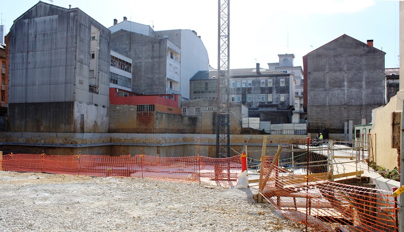 Obras do edificio de aparcadoiro, comercial e administrativo da ra Esquo