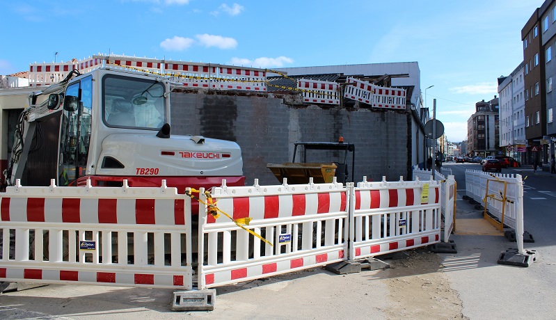 A demolicin da esquina da antiga fbrica de Calvo permitir construr unha rotonda